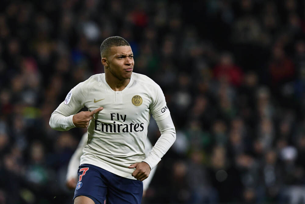 2025安博会：民用安防C位突围、AI大模型遍地开花，红海竞争隐忧难掩